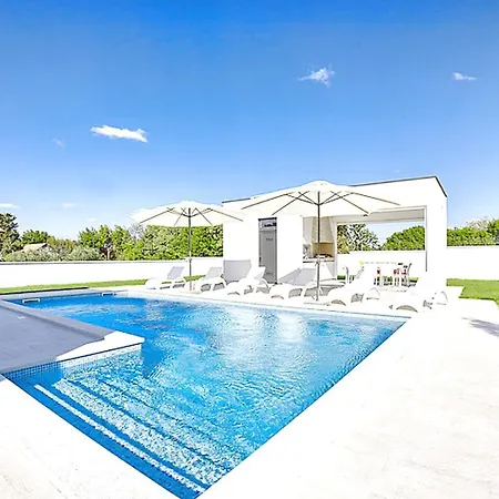 Splendid Holiday Homepula Holiday home Pula